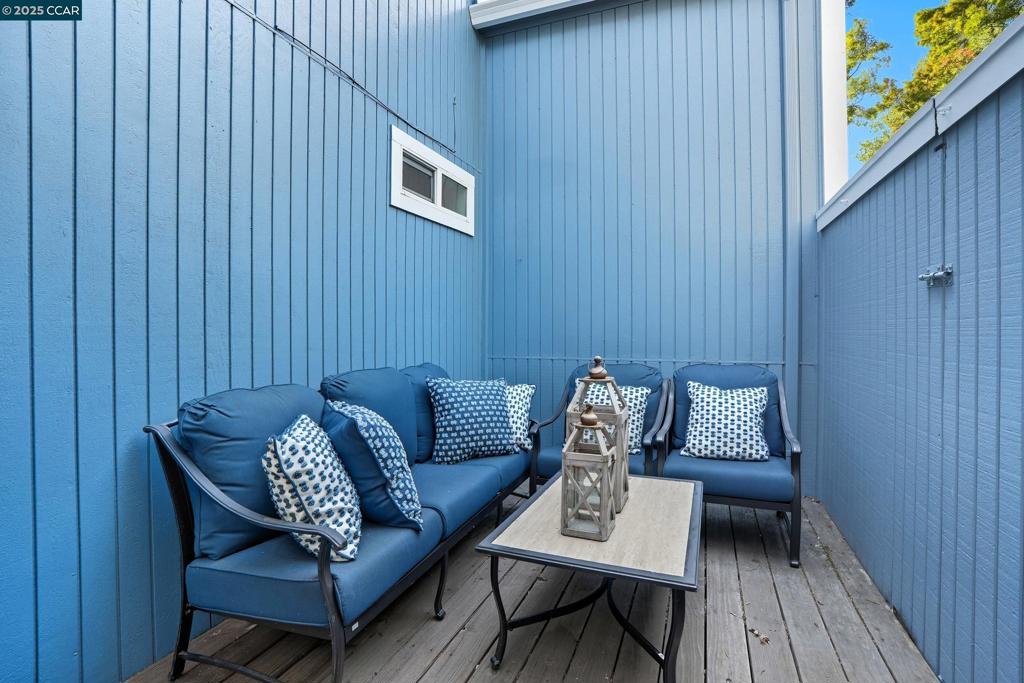 TRES LAGOS NORTH - Residential