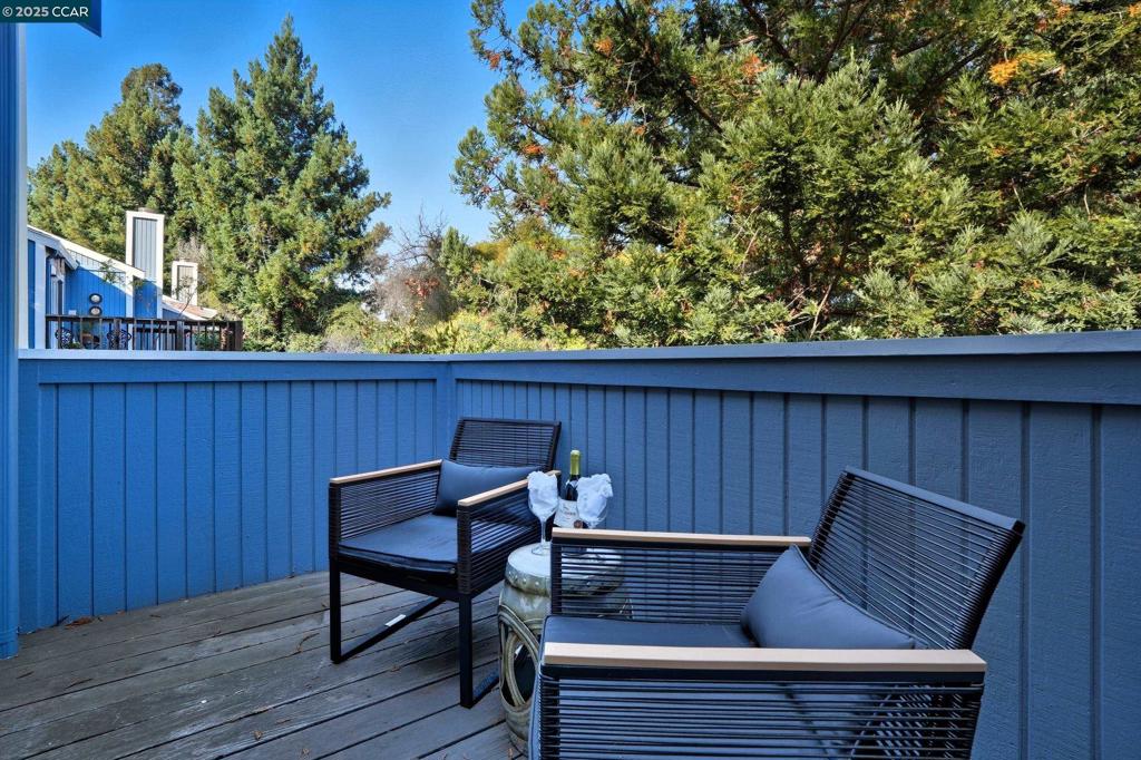 TRES LAGOS NORTH - Residential