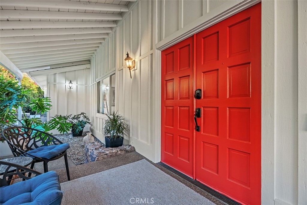 775 Old Oak Ridge