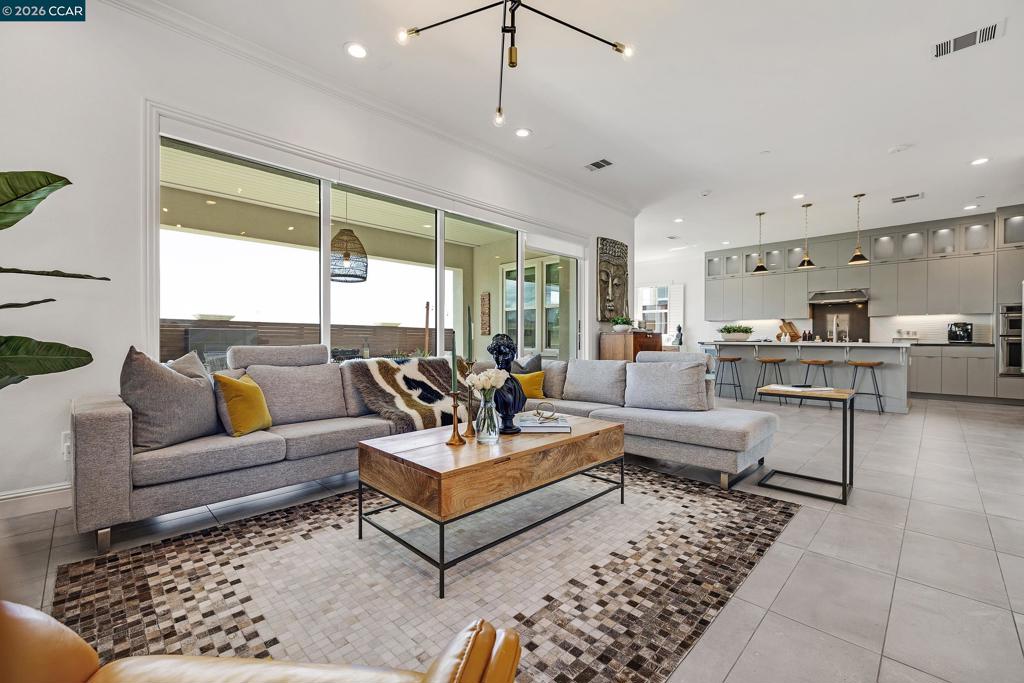 1105 Rosamund Dr