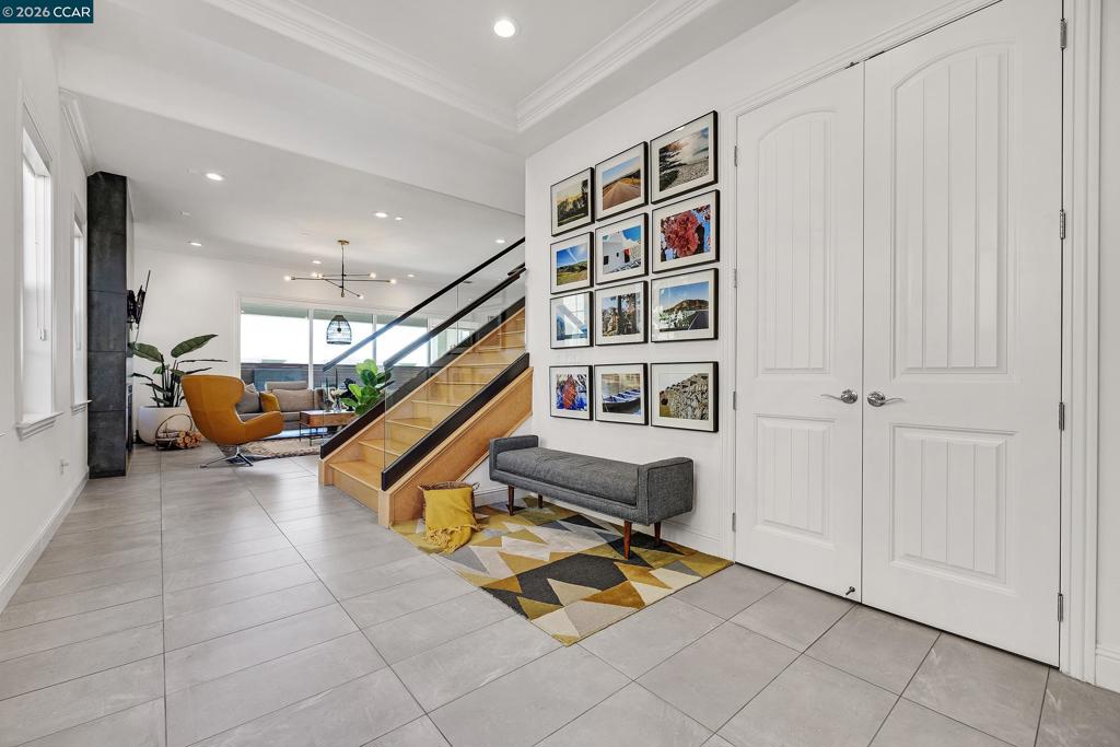 1105 Rosamund Dr
