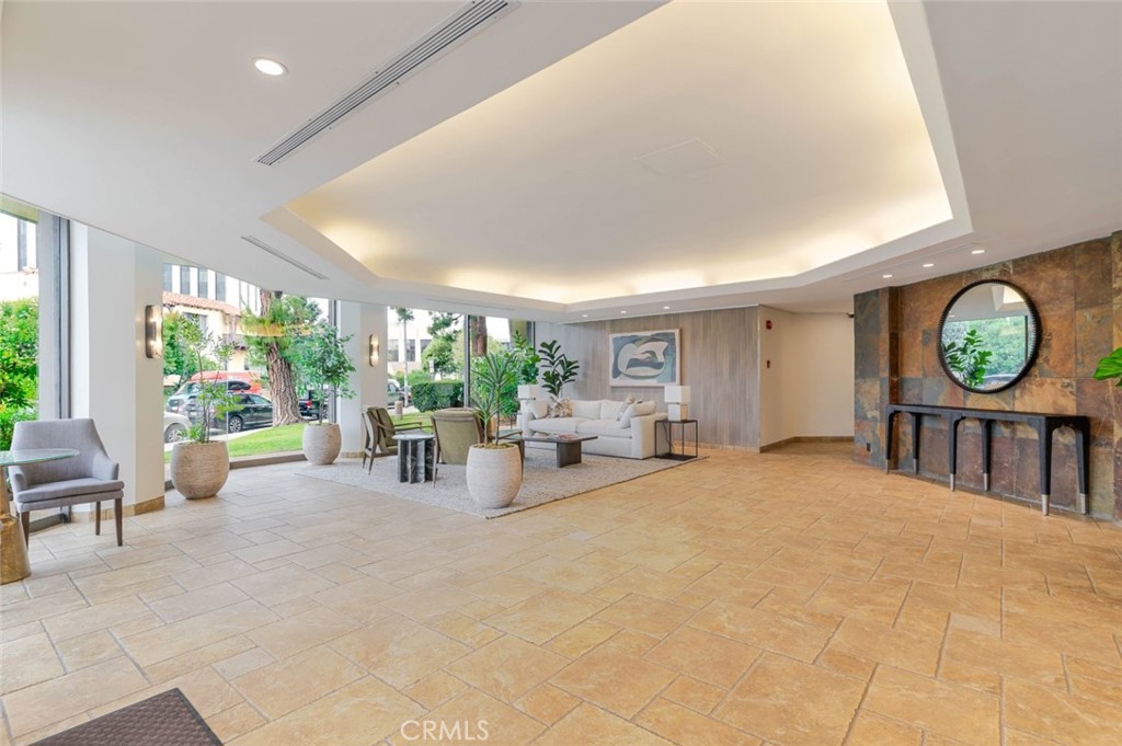 750 S Spaulding Avenue 129