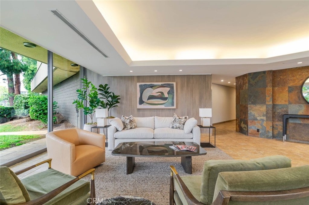 750 S Spaulding Avenue 129