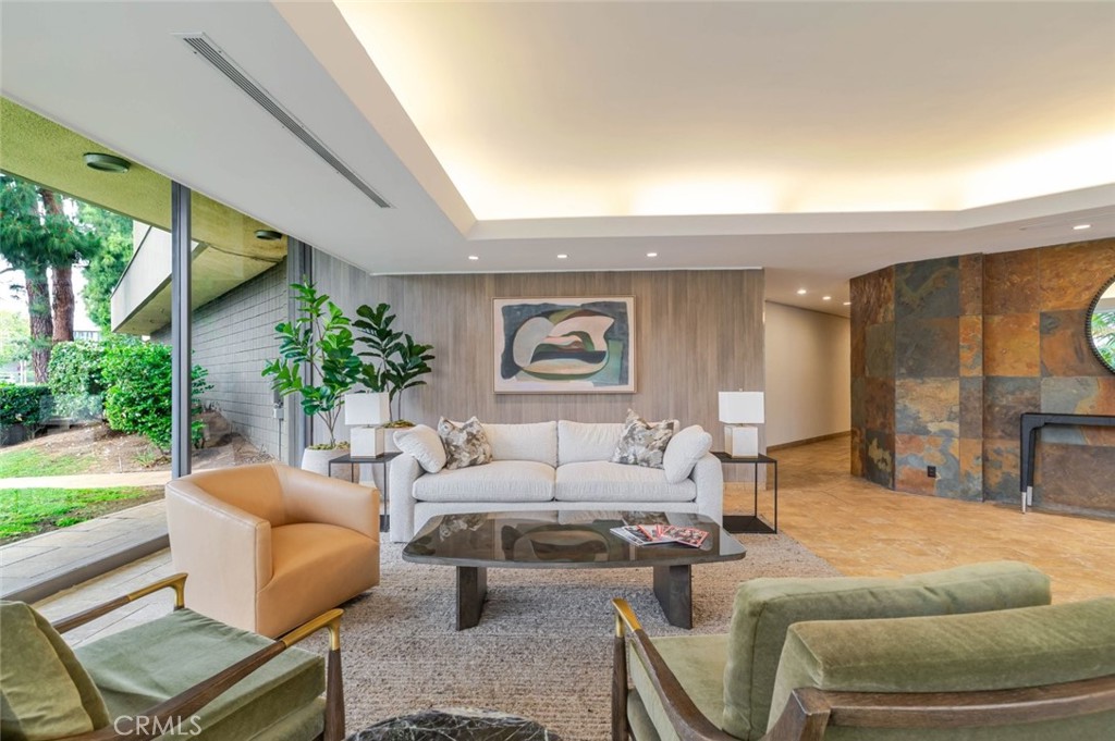750 S Spaulding Avenue 129