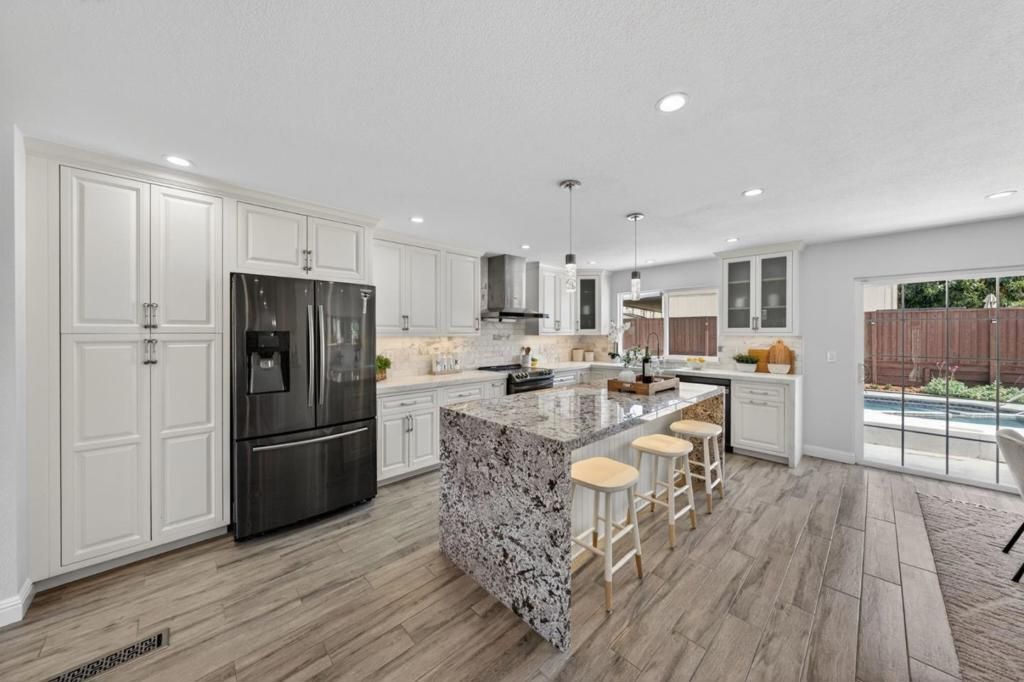 Photo of 184 Sun Blossom Drive, San Jose, CA 95123 (MLS # ML82040601)