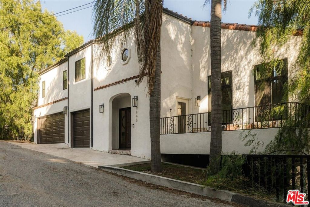 Photo of 3646 Potosi Avenue, Studio City, CA 91604 (MLS # 26102663)