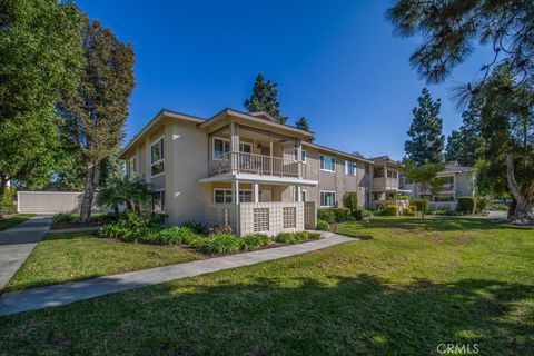 378 Avenida Castilla O Laguna Woods CA 92637