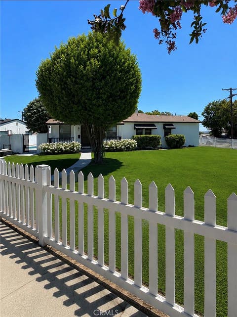 Photo of 13016 Archwood street ST, North Hollywood, CA 91606 (MLS # SR26174126)