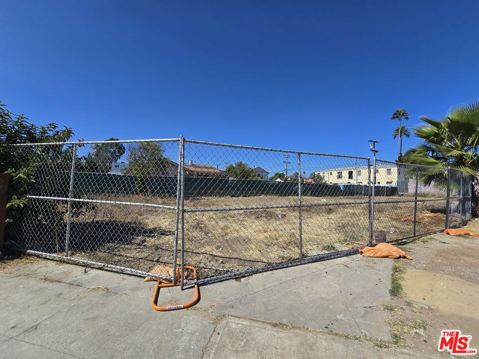 926 N Kingsley Drive