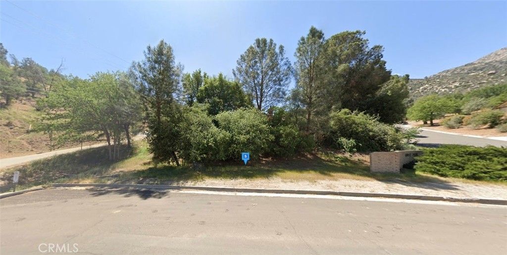 Photo of 1 Silver Mine Drive, Kernville, CA 93238 (MLS # AR25246503)