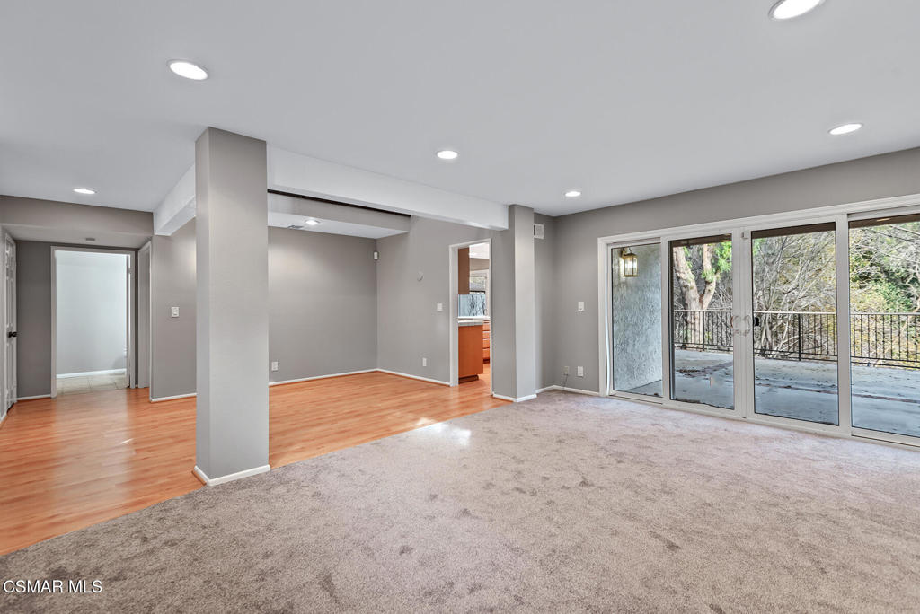 784 N Valley Drive