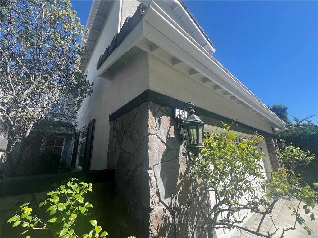 18 CASTLE PINES
