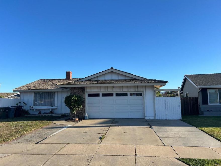 HUGE POTENTIAL BENEFIT BY OWING A PIECE OF SOUTH SALINAS CHARM IN THE LOS OLIVERS COMMUNITY. BIG LOT FOR FUTURE ADU FOR POTENTIAL RENTAL AND MULTIGENERATIONAL WEALTH BUILDING.