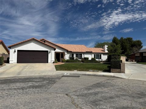 Photo of 1703 W Avenue K12, Lancaster, CA 93534 (MLS # SW26069047)