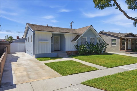 Photo of 11512 213th ST, Lakewood, CA 90715 (MLS # PW26170170)