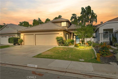 Photo of 39755 Naples DR, Murrieta, CA 92563 (MLS # SW26161164)