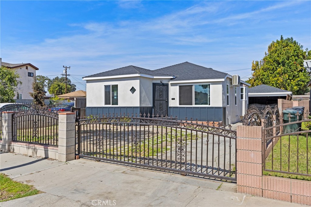 2367 Couts Avenue