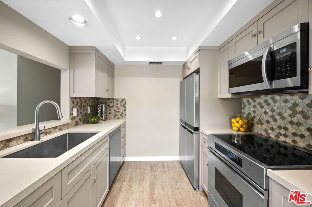 Warm Sands - Residential