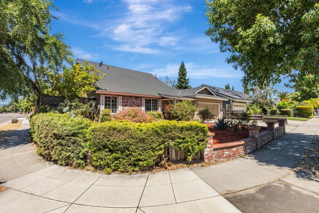 302 Henderson Drive