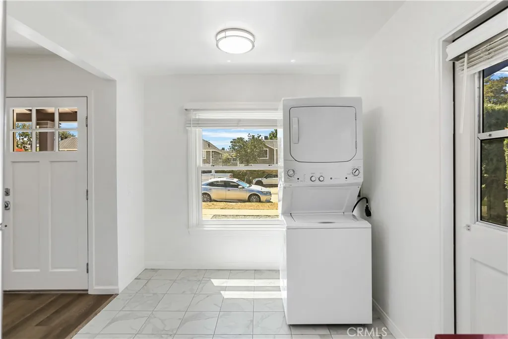 Orange, California 92868, United States, 2 Bedrooms Bedrooms, ,1 BathroomBathrooms,Residential,Contingent,140777