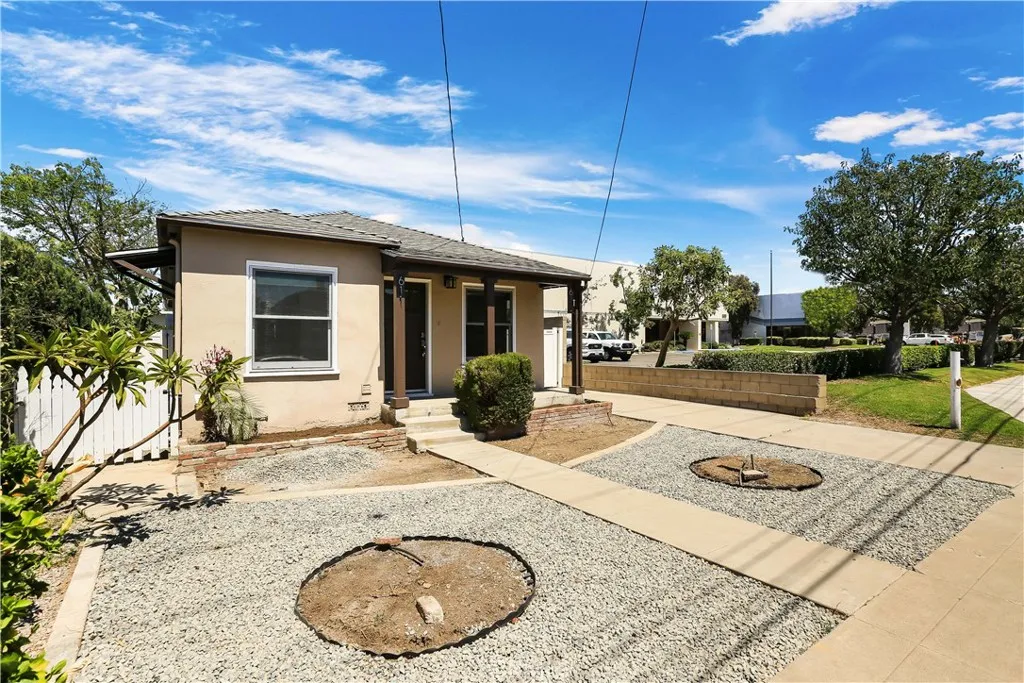 Orange, California 92868, United States, 2 Bedrooms Bedrooms, ,1 BathroomBathrooms,Residential,Contingent,140777