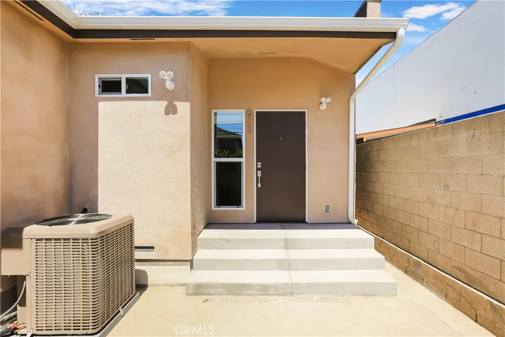 Orange, California 92868, United States, 2 Bedrooms Bedrooms, ,1 BathroomBathrooms,Residential,Contingent,140777