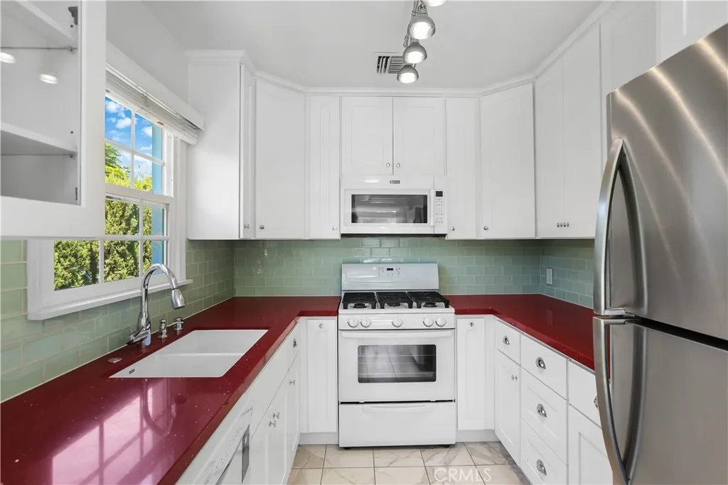 Orange, California 92868, United States, 2 Bedrooms Bedrooms, ,1 BathroomBathrooms,Residential,Contingent,140777