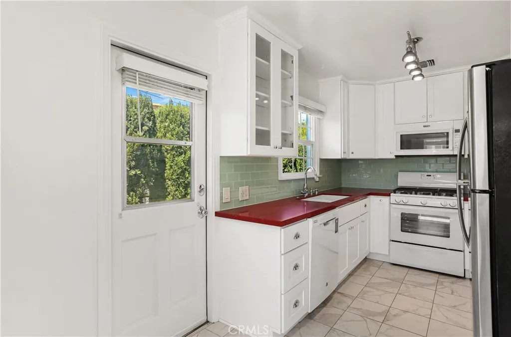 Orange, California 92868, United States, 2 Bedrooms Bedrooms, ,1 BathroomBathrooms,Residential,Contingent,140777