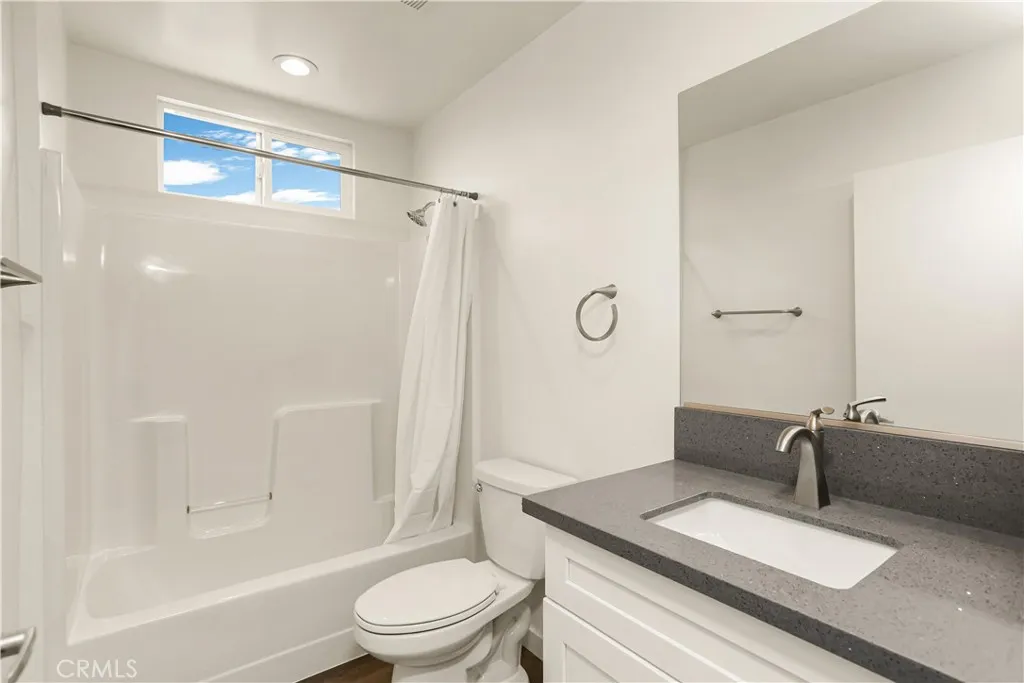 Orange, California 92868, United States, 2 Bedrooms Bedrooms, ,1 BathroomBathrooms,Residential,Contingent,140777