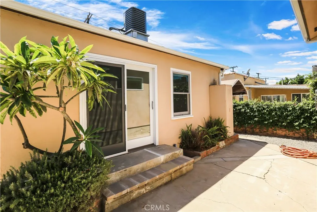 Orange, California 92868, United States, 2 Bedrooms Bedrooms, ,1 BathroomBathrooms,Residential,Contingent,140777