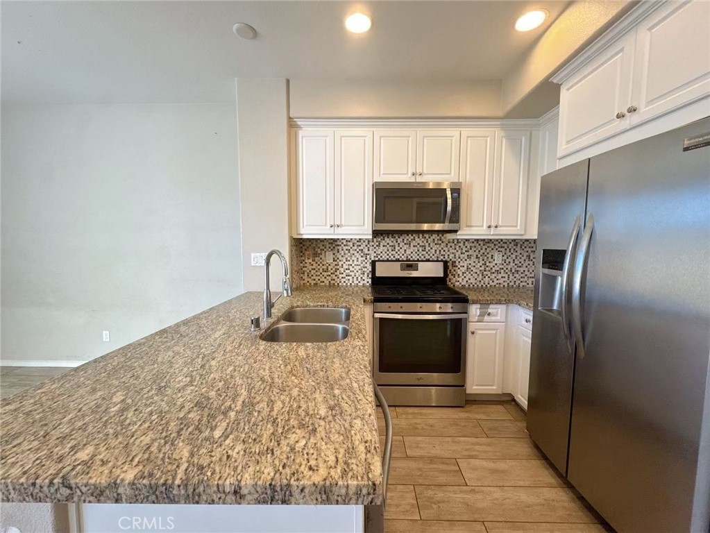 44107 Calle Luz