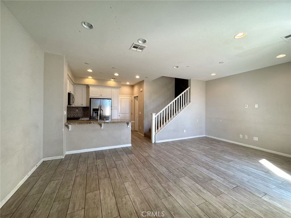 44107 Calle Luz
