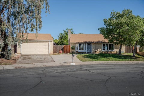 Photo of 1324 W Morgan ST, Rialto, CA 92376 (MLS # IV26227322)