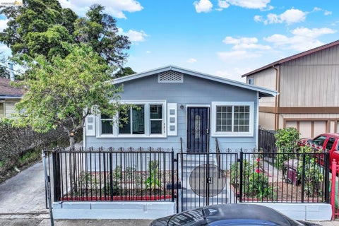 Photo of 7317 Lockwood St St, Oakland, CA 94621 (MLS # 41135727)