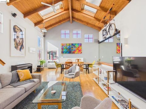 Photo of 2932 Filbert St St #2, Oakland, CA 94608 (MLS # 41125732)