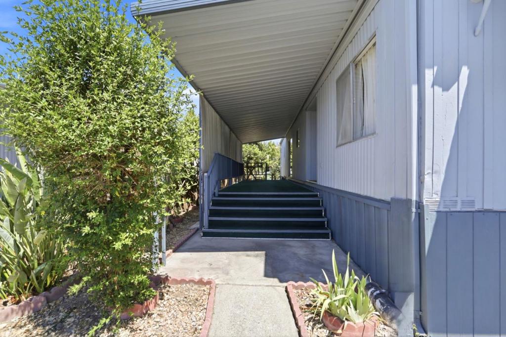 1520 E Capitol Expressway 99