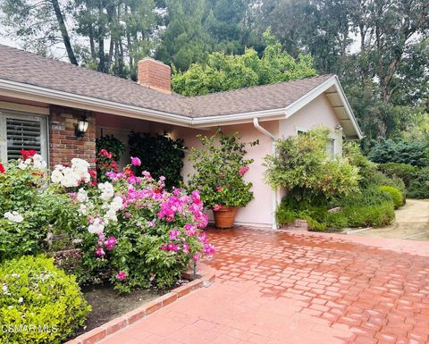 Photo of 4732 Del Moreno Drive, Woodland Hills, CA 91364 (MLS # 223002889)