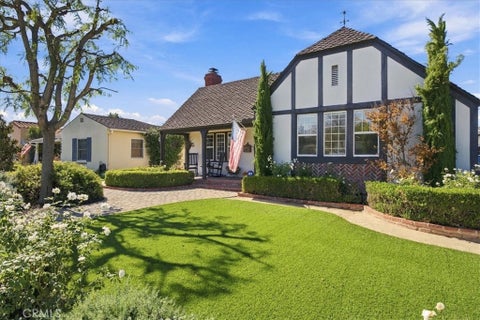 Photo of 2408 Fairmont AVE, Santa Ana, CA 92706 (MLS # PW26226479)