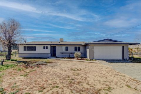 Photo of 6998 Lennox Avenue, Yucca Valley, CA 92284 (MLS # PW26027932)