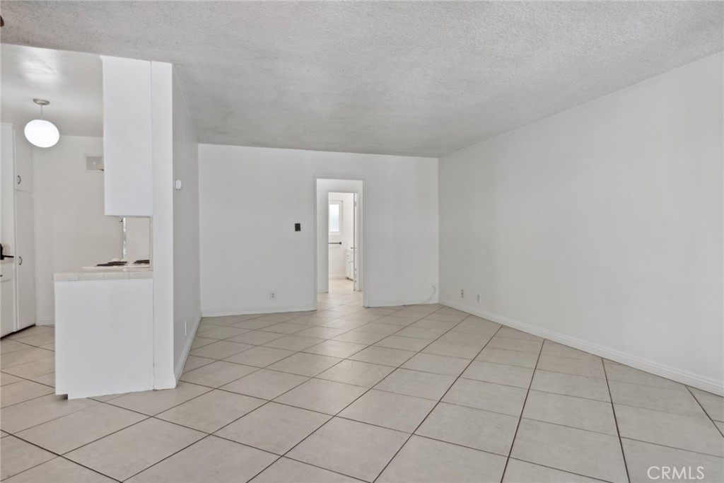 120 Alamitos Avenue 10