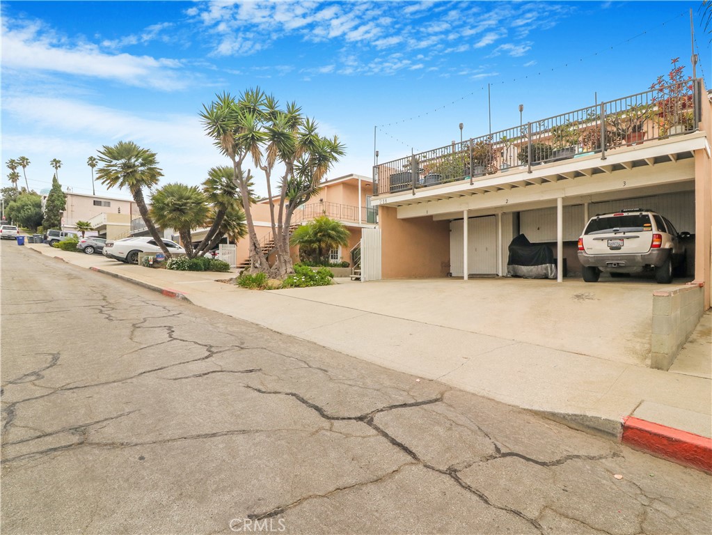 218 224 Lomita