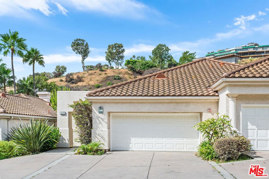 Great lease opportunity in Sea Ridge community. Gated and private townhouse with Mountain Views! Enjoy living in this bright and airy, 3 bedrooms and 3 Baths home. Kitchen with breakfast area and newer cooktop. High ceilings. Spacious Living room with fireplace. Large master bedroom with sitting area. Balconies off kitchen, living room, master and 2nd bedroom. Laundry room with extra storage space. New flooring on lower level. Garage with direct access. Grassy area. Community pool. Hot tub and BBQ area. Short distance to the beach, village, hiking trails restaurants and more. Easy to show! Property has been remediated after Palisades fire.