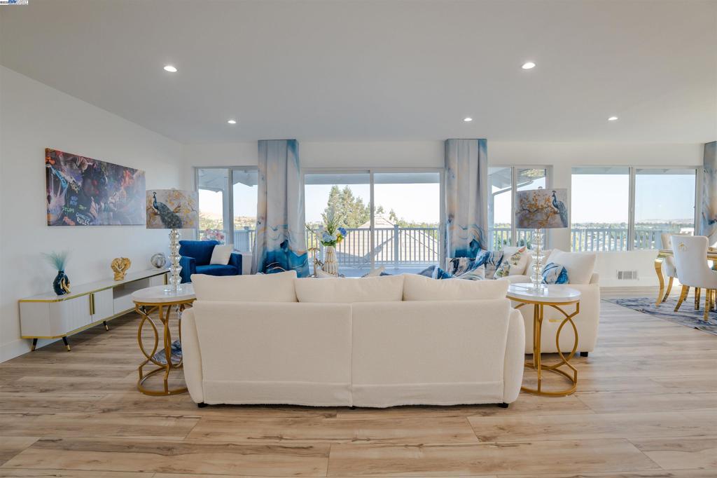 FAIRFIELD - Residential