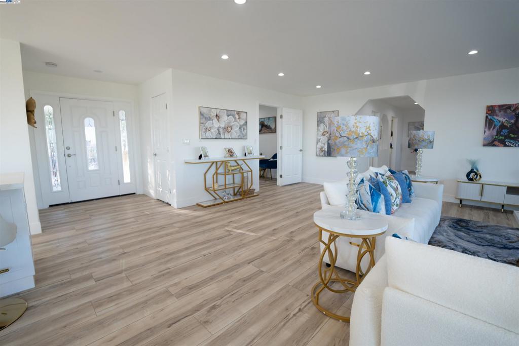FAIRFIELD - Residential