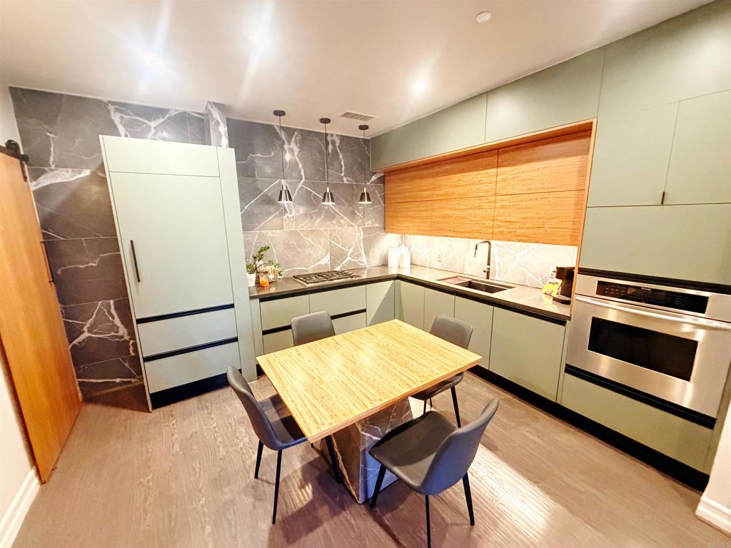 525 11Th Avenue 1105