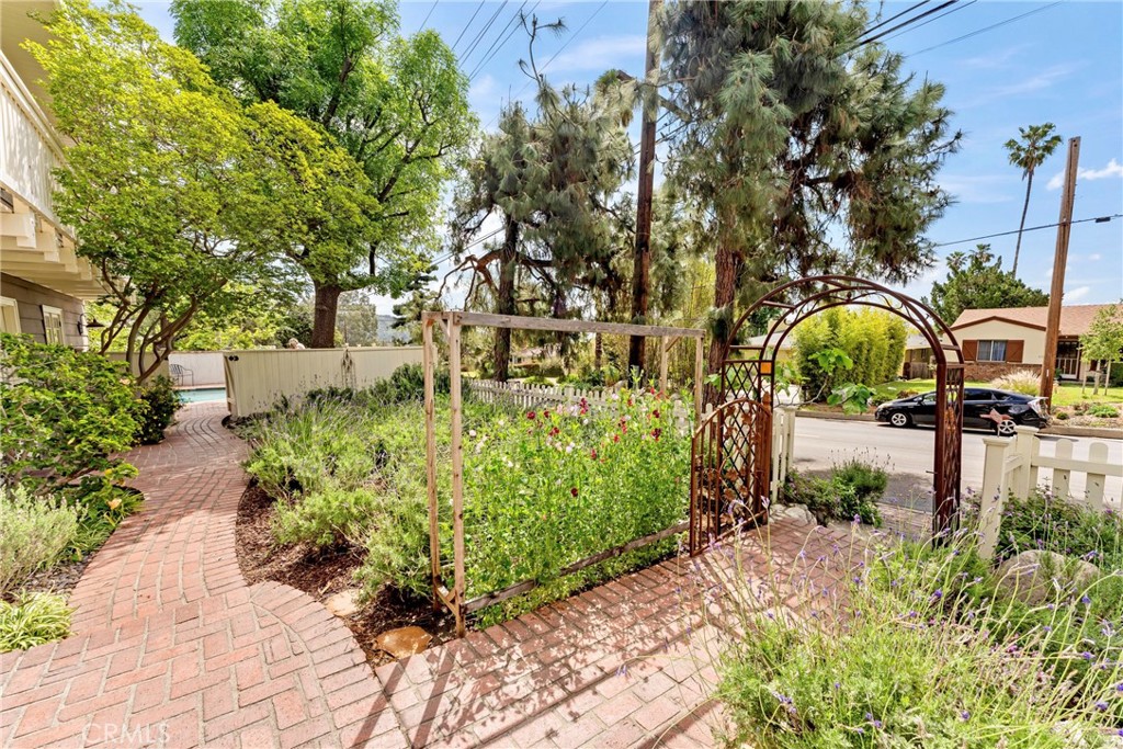 483 E Grandview Avenue