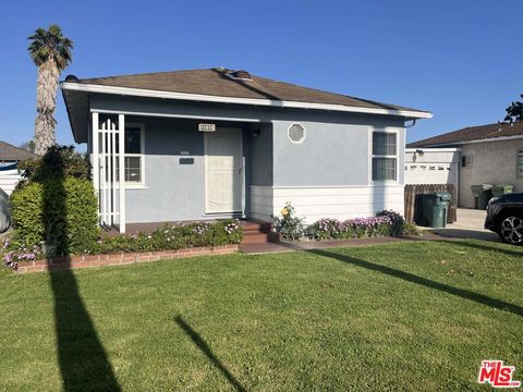Photo of 11010 Condon Avenue, Inglewood, CA 90304 (MLS # 26667279)