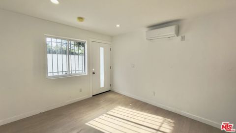 Photo of 1732 Crenshaw Boulevard #1/3, Los Angeles, CA 90019 (MLS # 25548959)