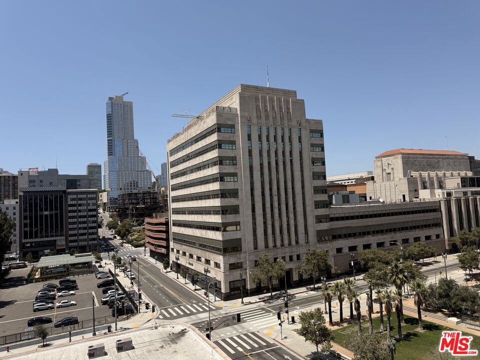 108 W 2nd Street 711