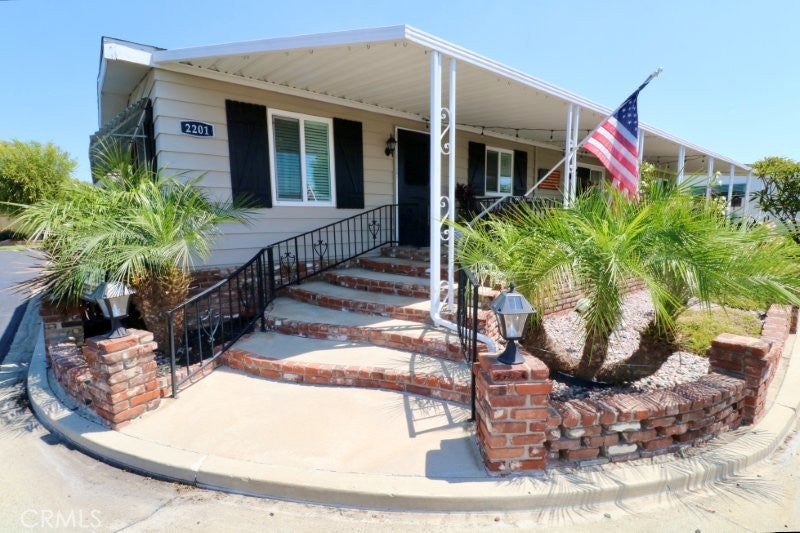 2201 Lake Side Drive 99